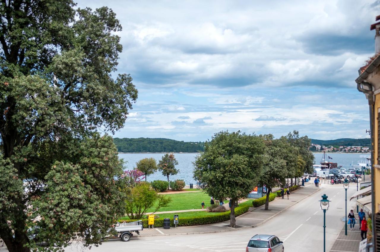 The Yellow House Apartments Rovinj Exterior photo